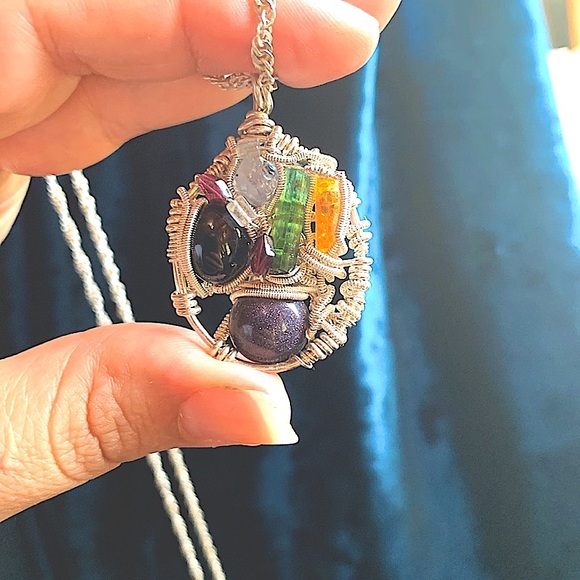 Multi gem Sterling silver pendant is overflowing - Picture 3 of 3